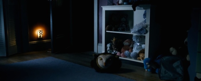 The atmosphere and movements of a plush owl is one of the creepiest things that the film has to offer.